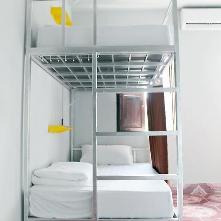 Aham Hostel (Adults Only) หลวงพระบาง ภายนอก รูปภาพ