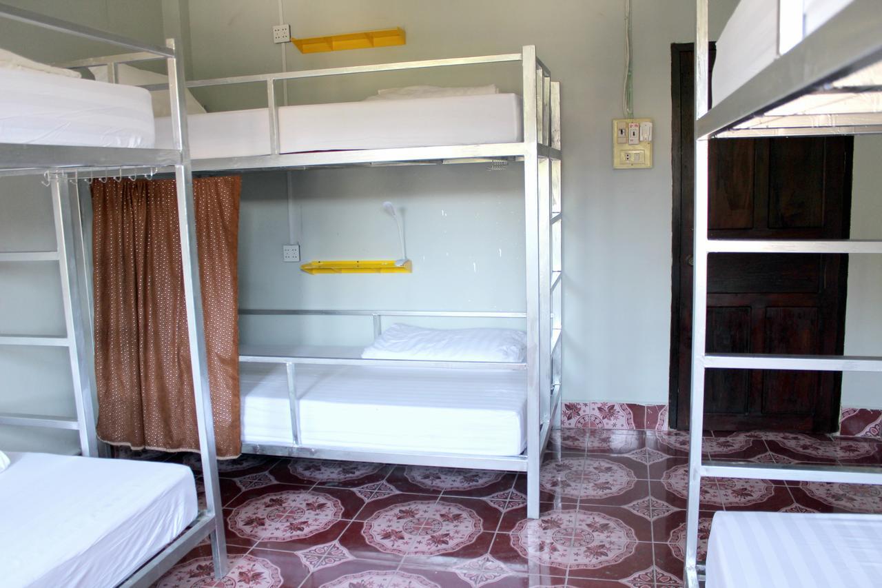 Aham Hostel (Adults Only) หลวงพระบาง ภายนอก รูปภาพ