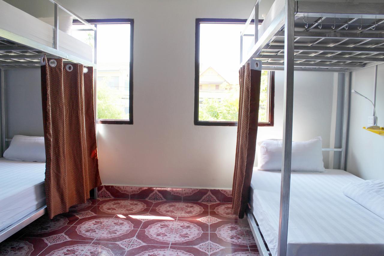 Aham Hostel (Adults Only) หลวงพระบาง ภายนอก รูปภาพ