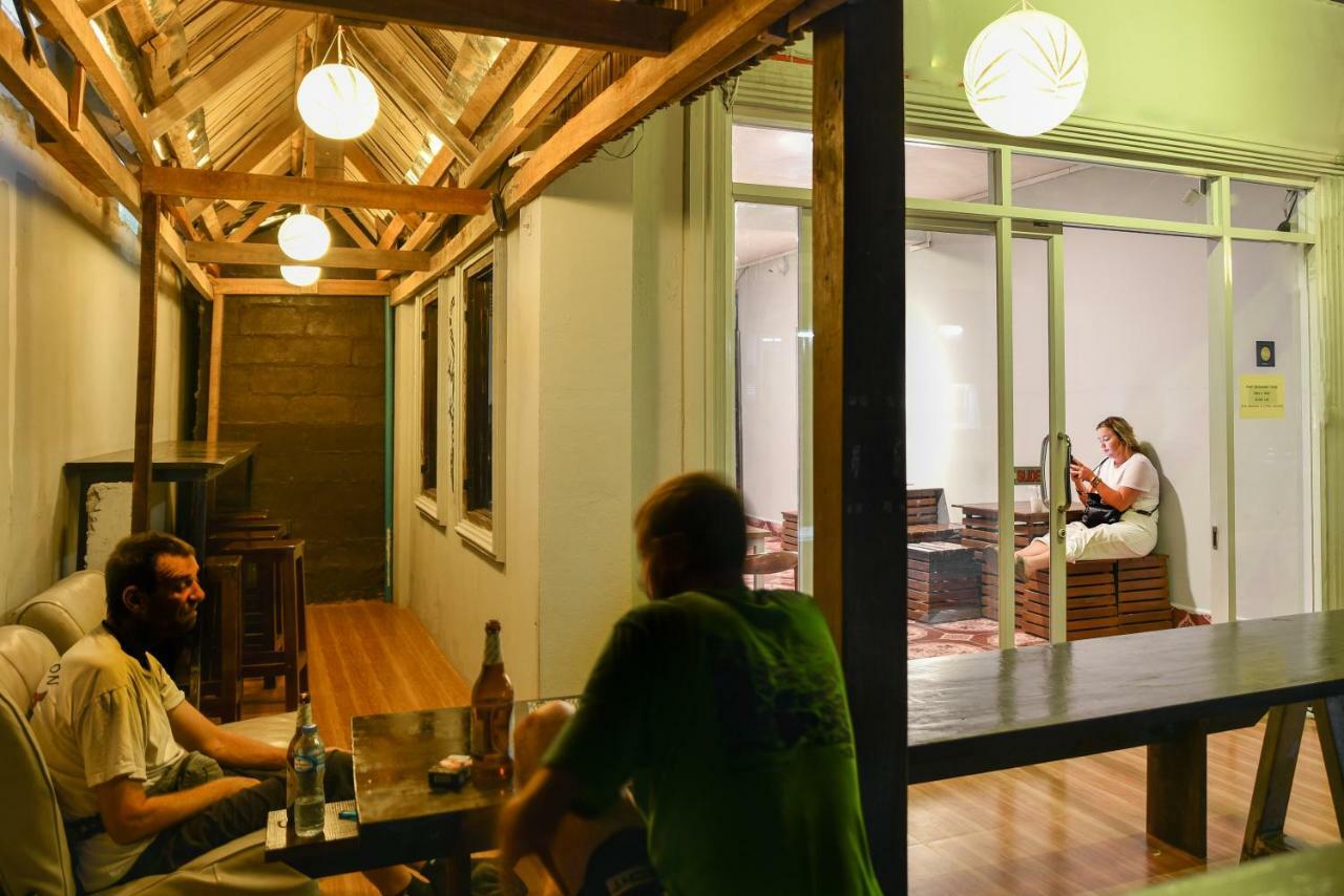 Aham Hostel (Adults Only) หลวงพระบาง ภายนอก รูปภาพ