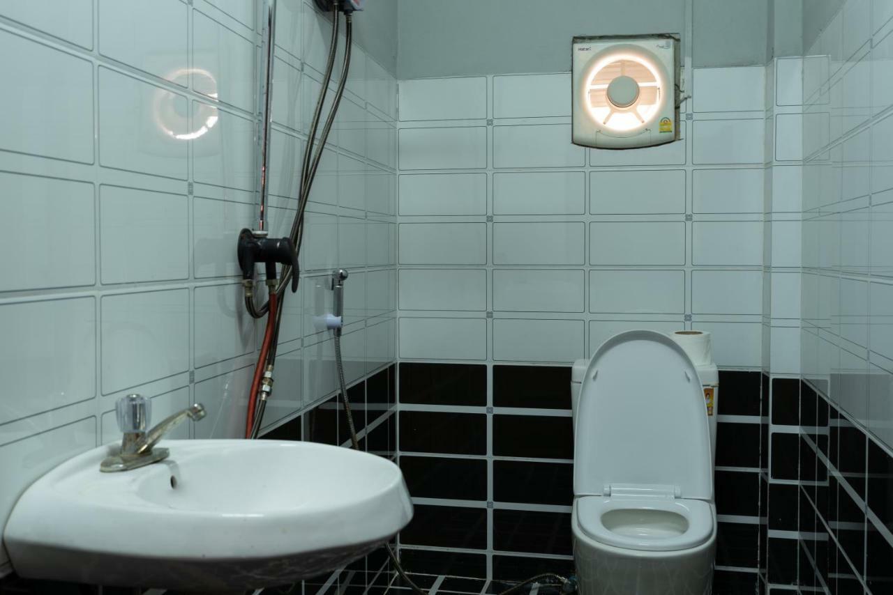 Aham Hostel (Adults Only) หลวงพระบาง ภายนอก รูปภาพ